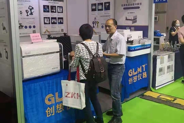 為新客戶講解我司產(chǎn)品 為新客戶講解我司產(chǎn)品